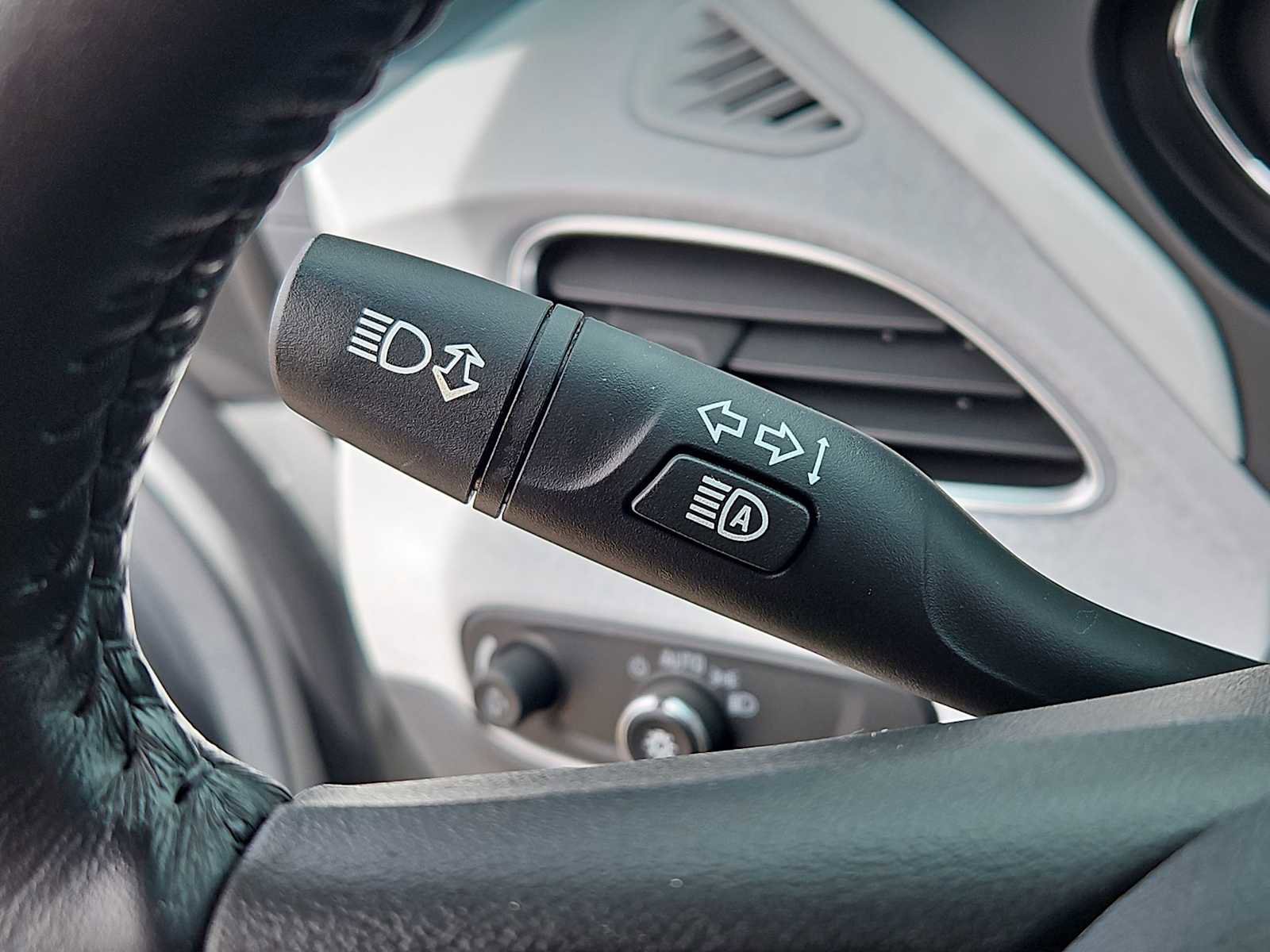 Used 2020 Chevrolet Bolt Premier w/ Infotainment Package image 26