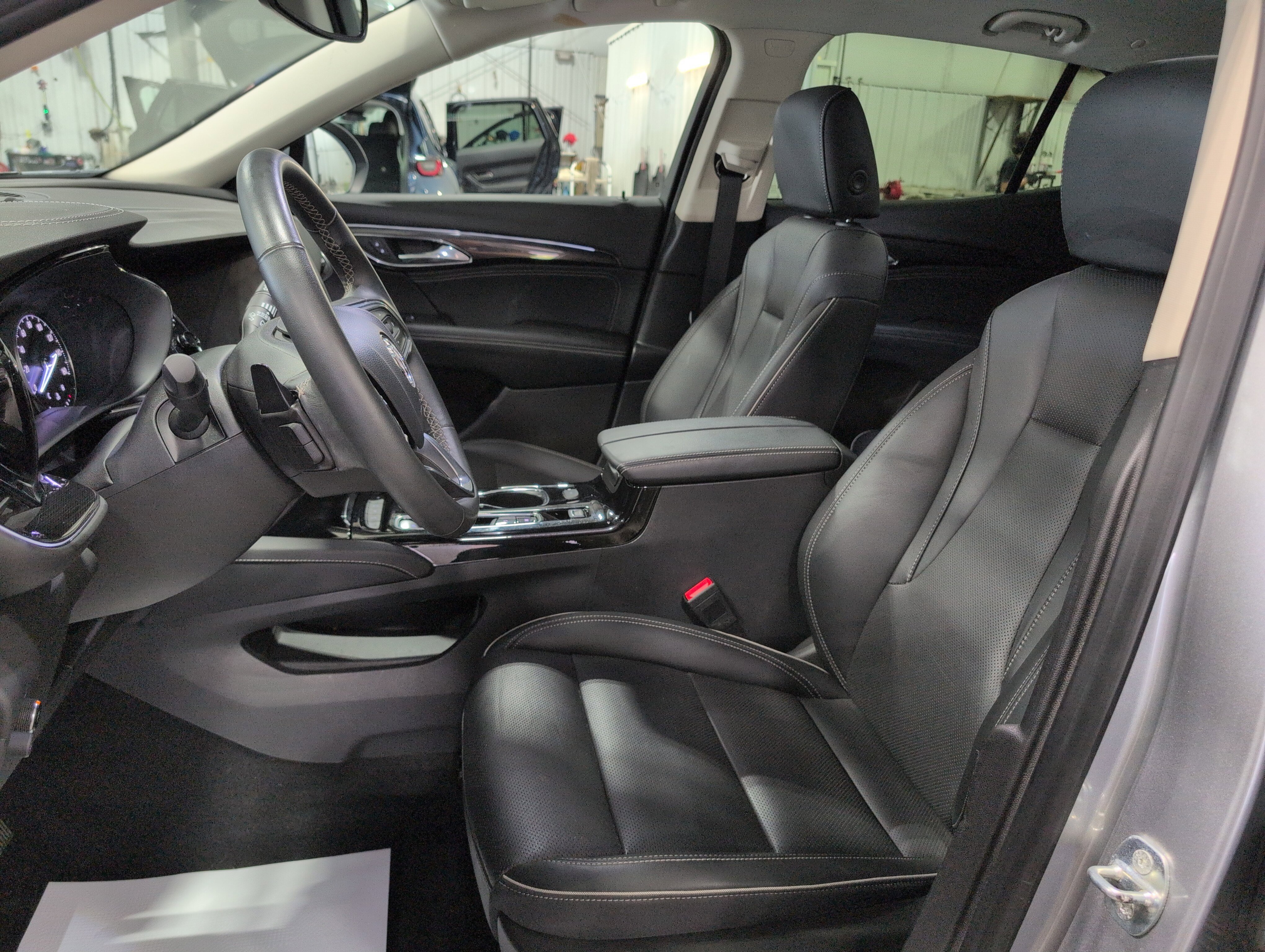 Used 2023 Buick Envision Essence AWD/4WD image 9