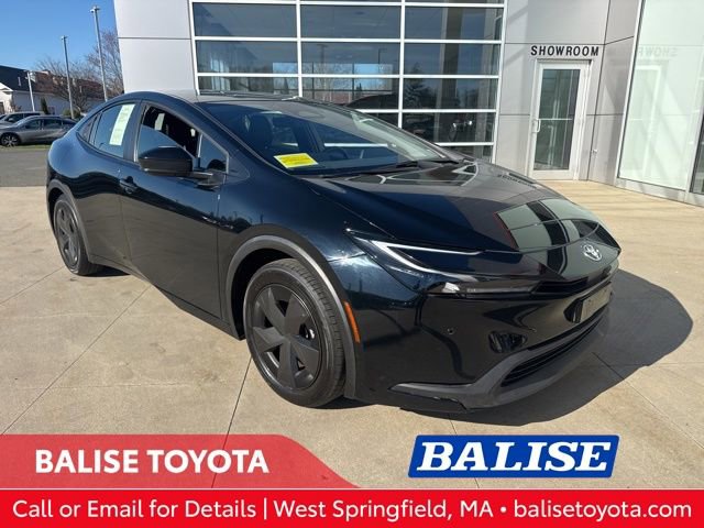 Used 2025 Toyota Prius LE image 1