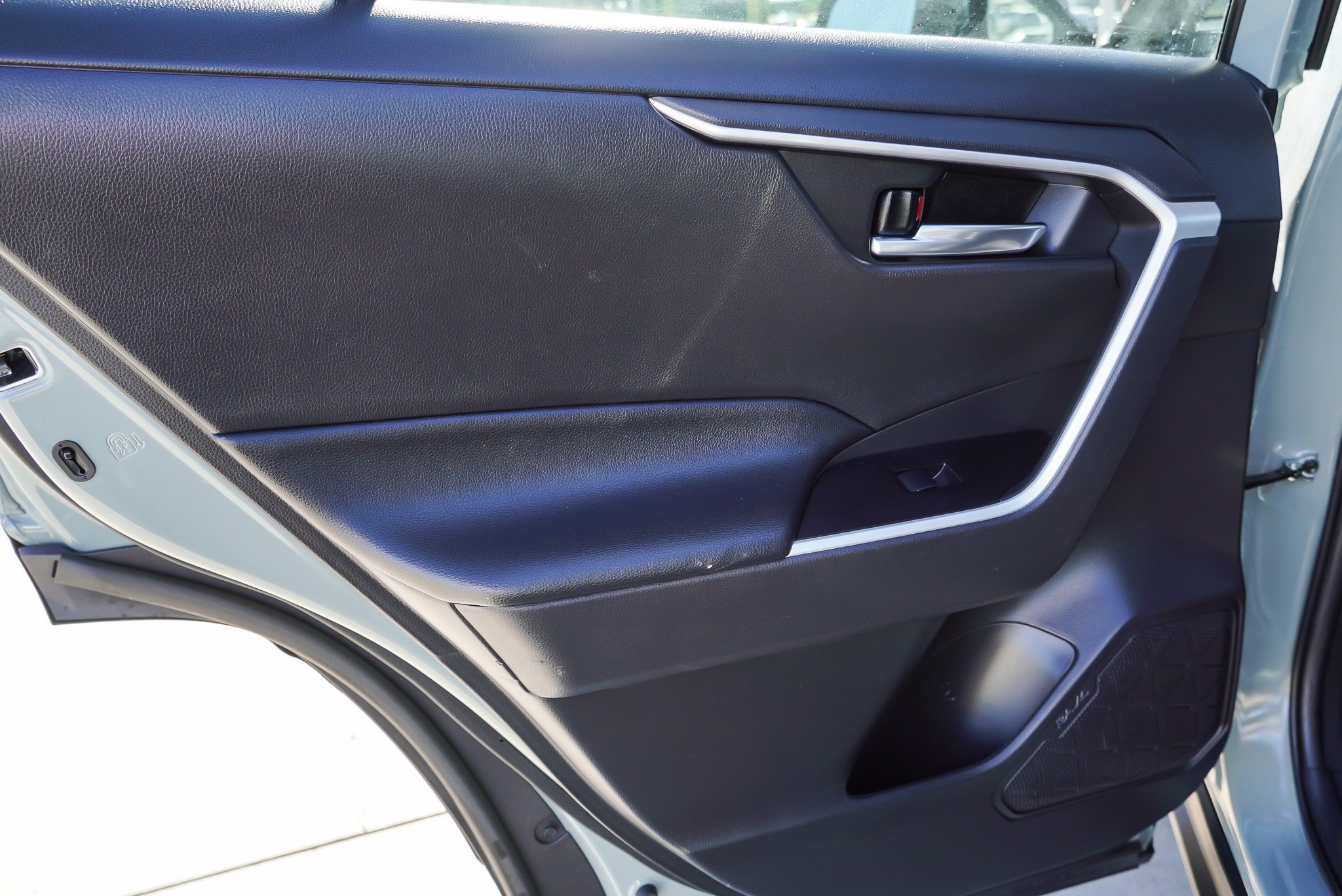 Certified 2021 Toyota RAV4 XLE w/ Convenience Package FWD image 24