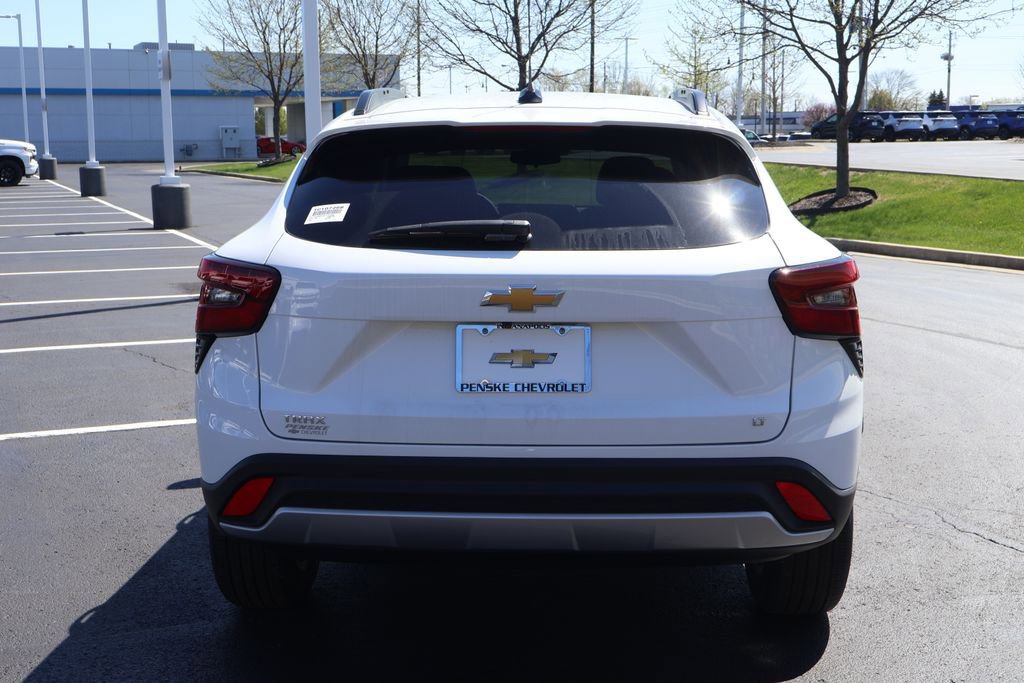 New 2026 Chevrolet Trax LT w/ Driver Confidence Package FWD image 6