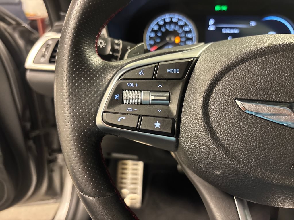 Used 2022 Genesis G70 3.3T RWD image 34