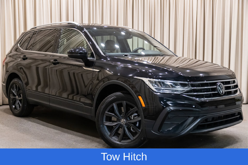 Used 2024 Volkswagen Tiguan SE AWD/4WD image 1