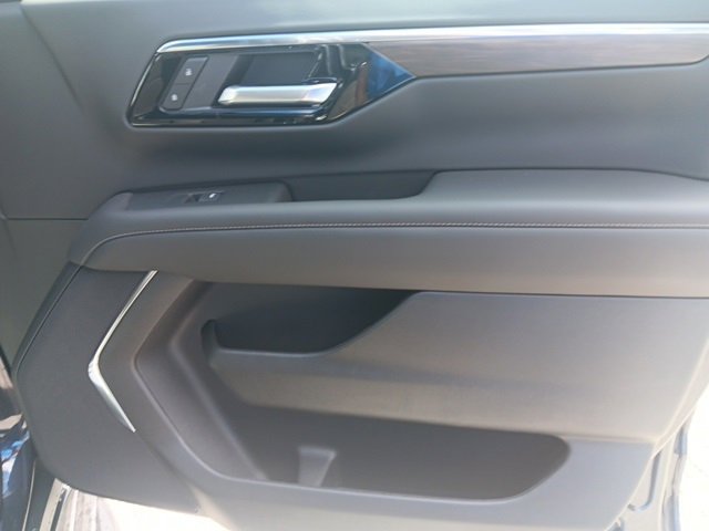 New 2025 Chevrolet Suburban LS image 24