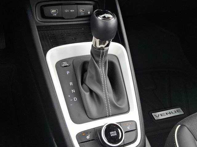 Certified 2026 Hyundai Venue SEL FWD image 14