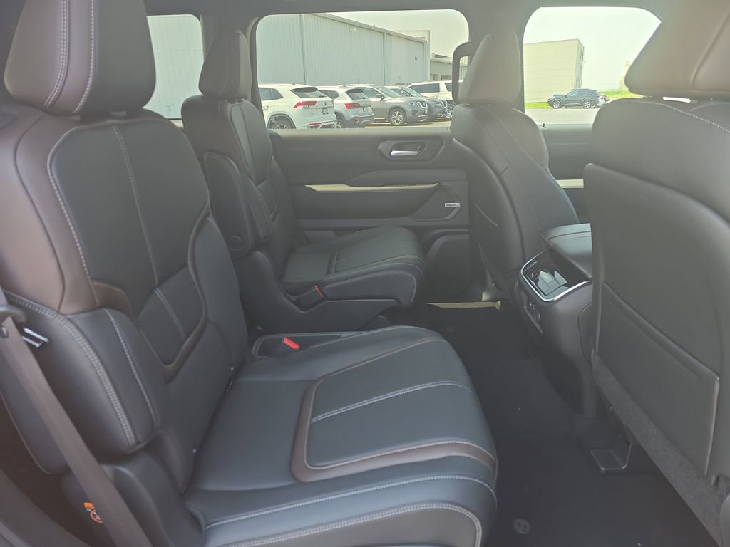 New 2025 Nissan Armada SL w/ Captain's Chari Seat Package image 33
