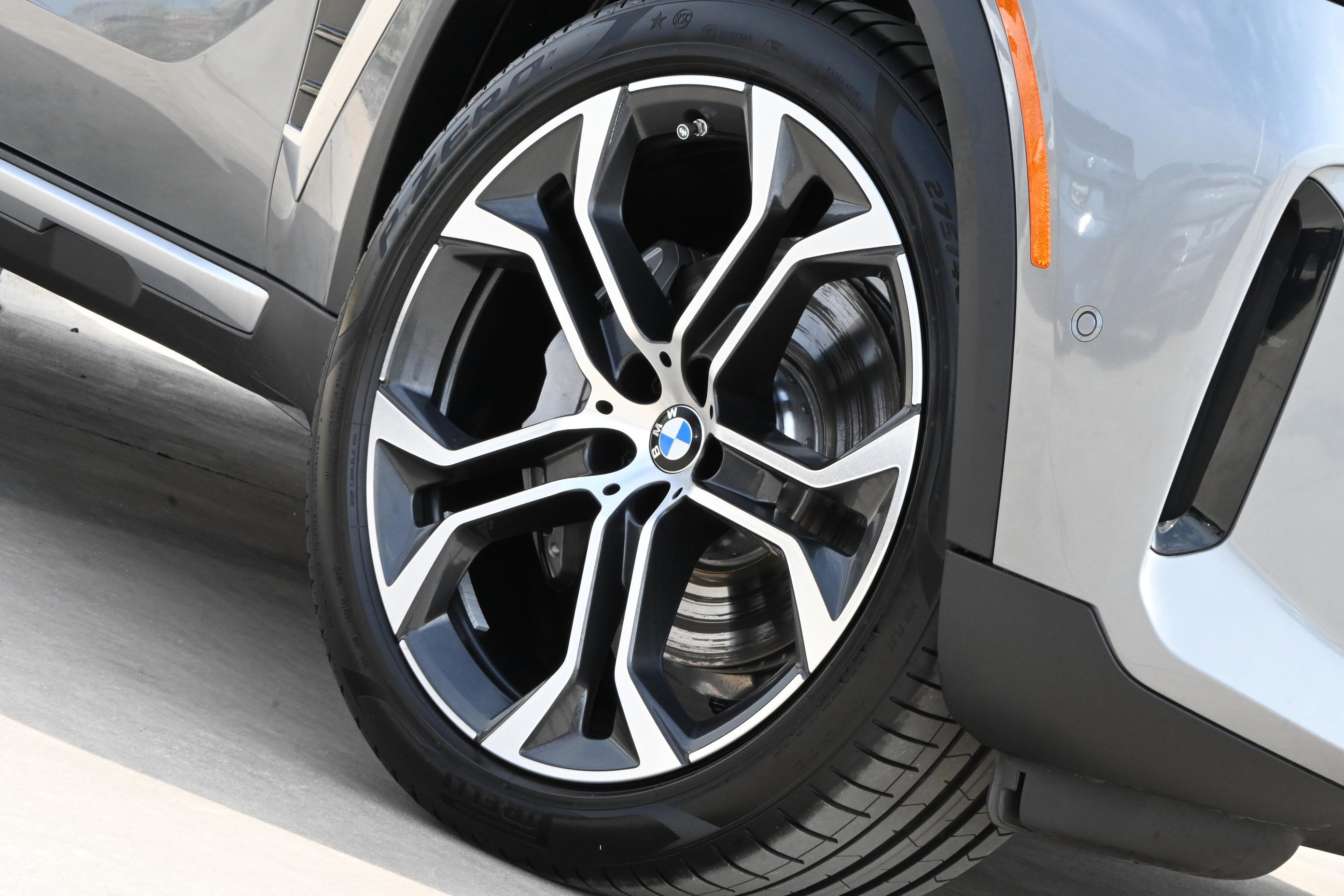 Used 2026 BMW X5 xDrive40i w/ Premium Package image 9