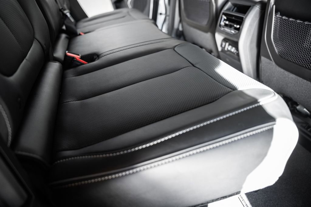 New 2025 Jeep Grand Cherokee Overland w/ Adv Protech Group III image 35