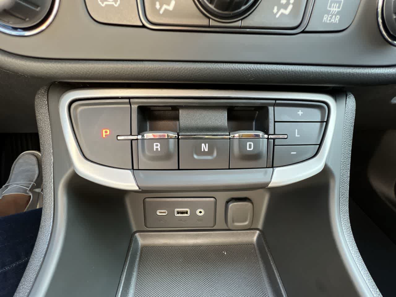 Used 2022 GMC Terrain SLE w/ Driver Convenience Package FWD image 15
