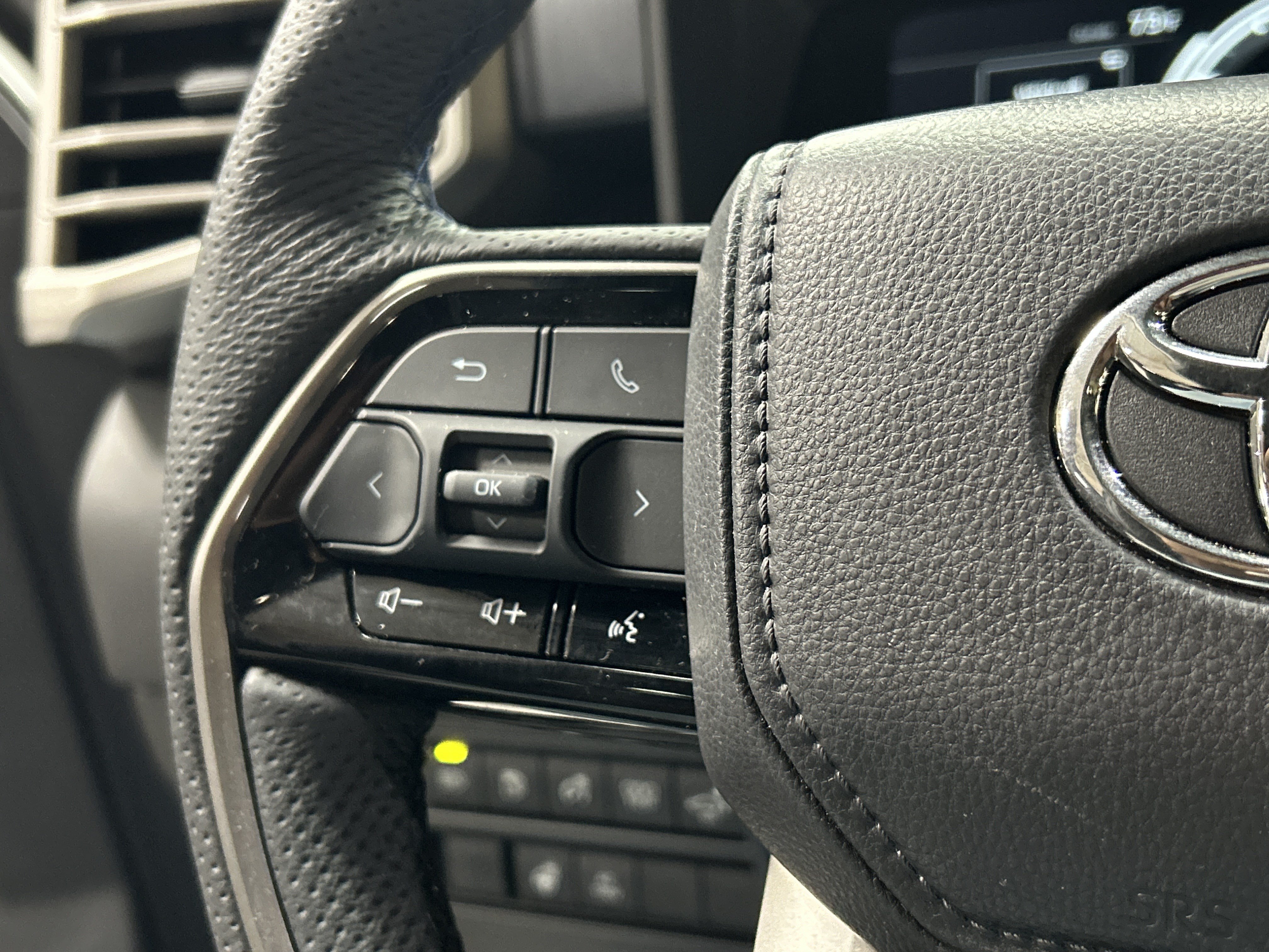 Used 2026 Toyota Sequoia Platinum AWD/4WD image 20
