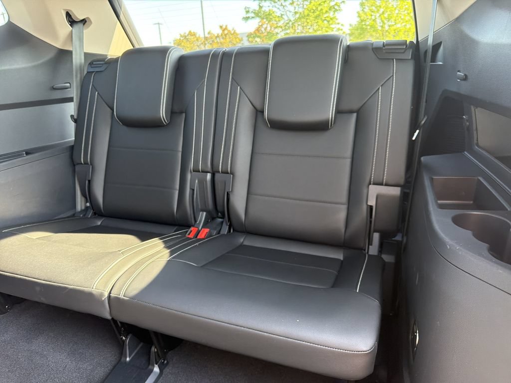 Used 2023 Volkswagen Atlas SE w/ Panoramic Sunroof Package FWD image 14