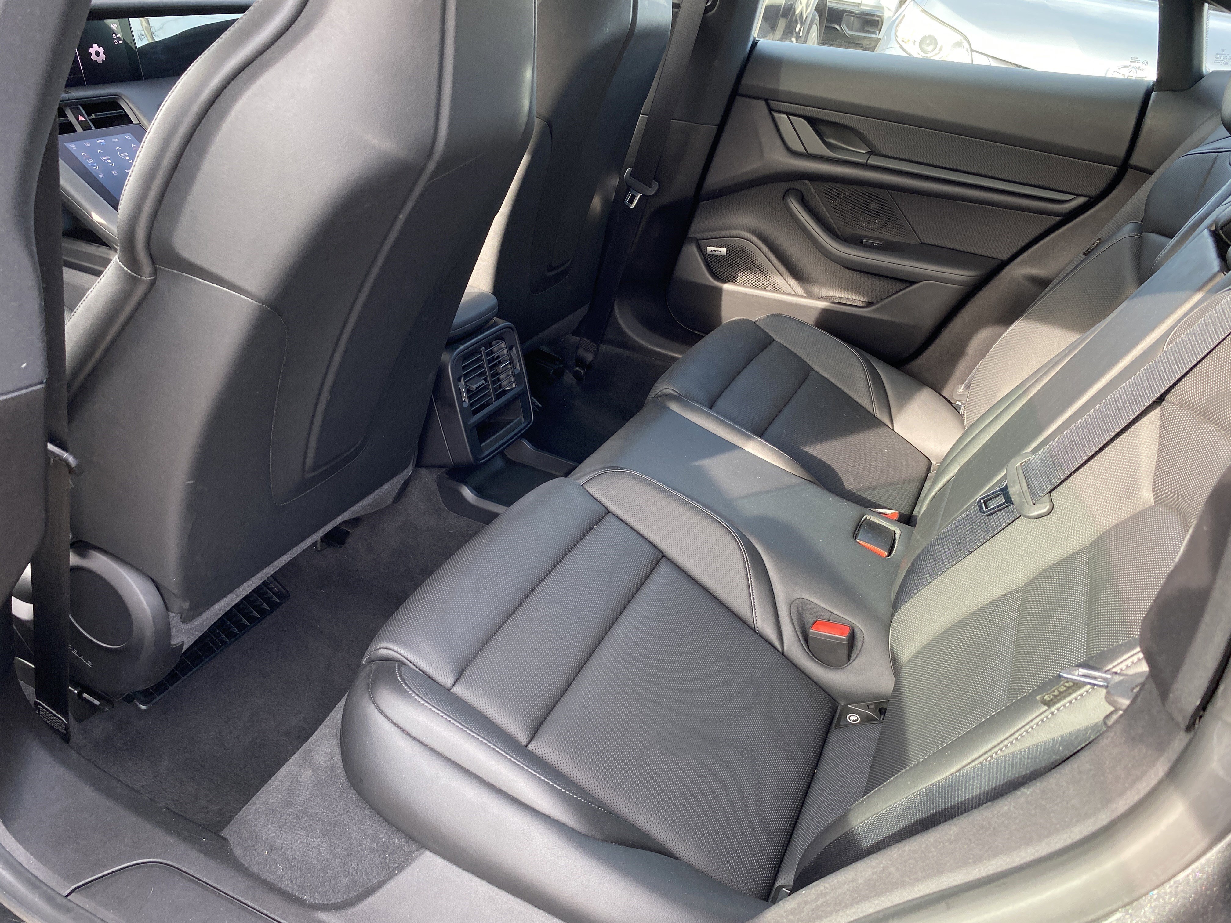 Used 2021 Porsche Taycan image 17