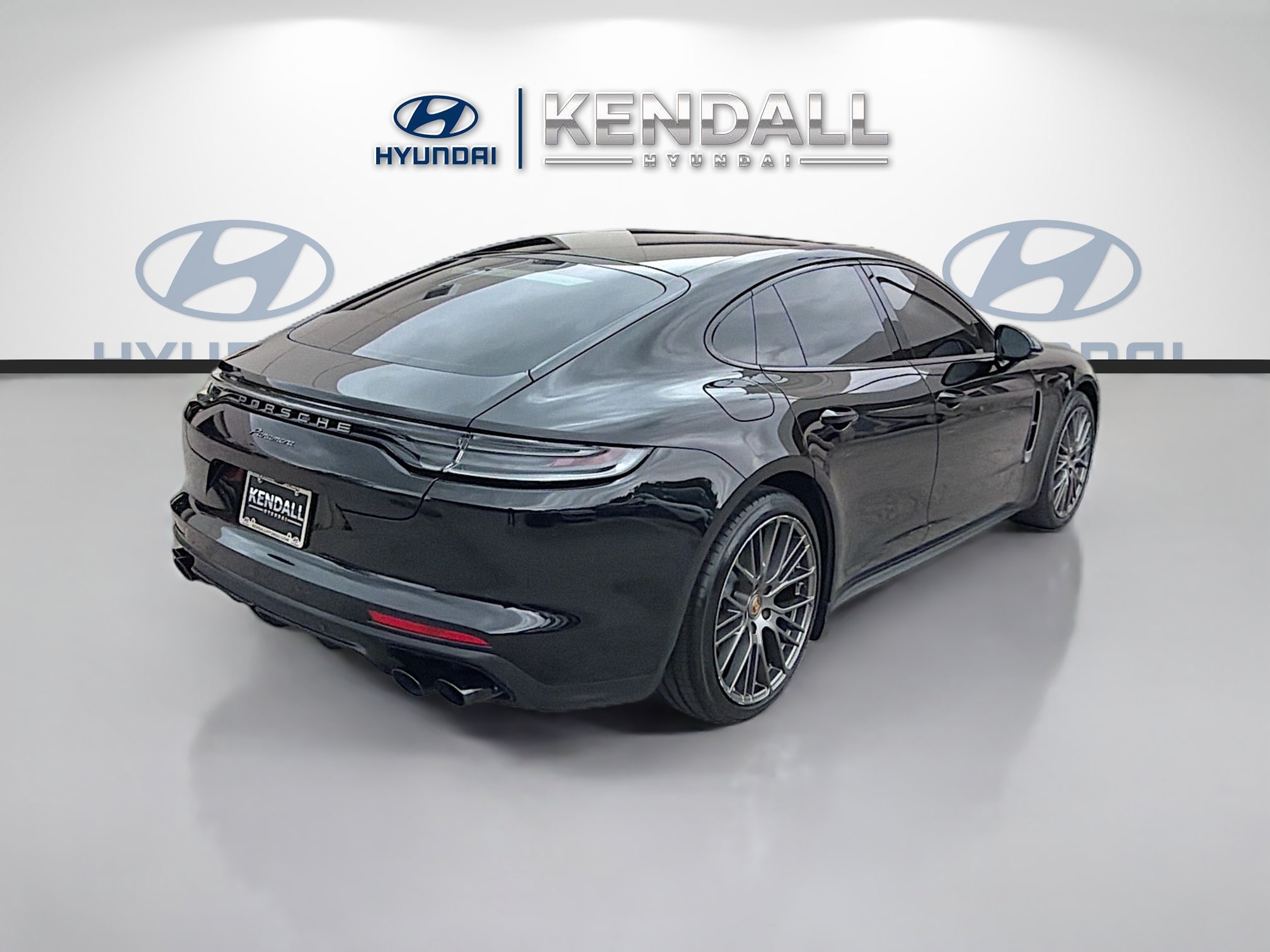 Used 2023 Porsche Panamera Platinum Edition RWD image 6