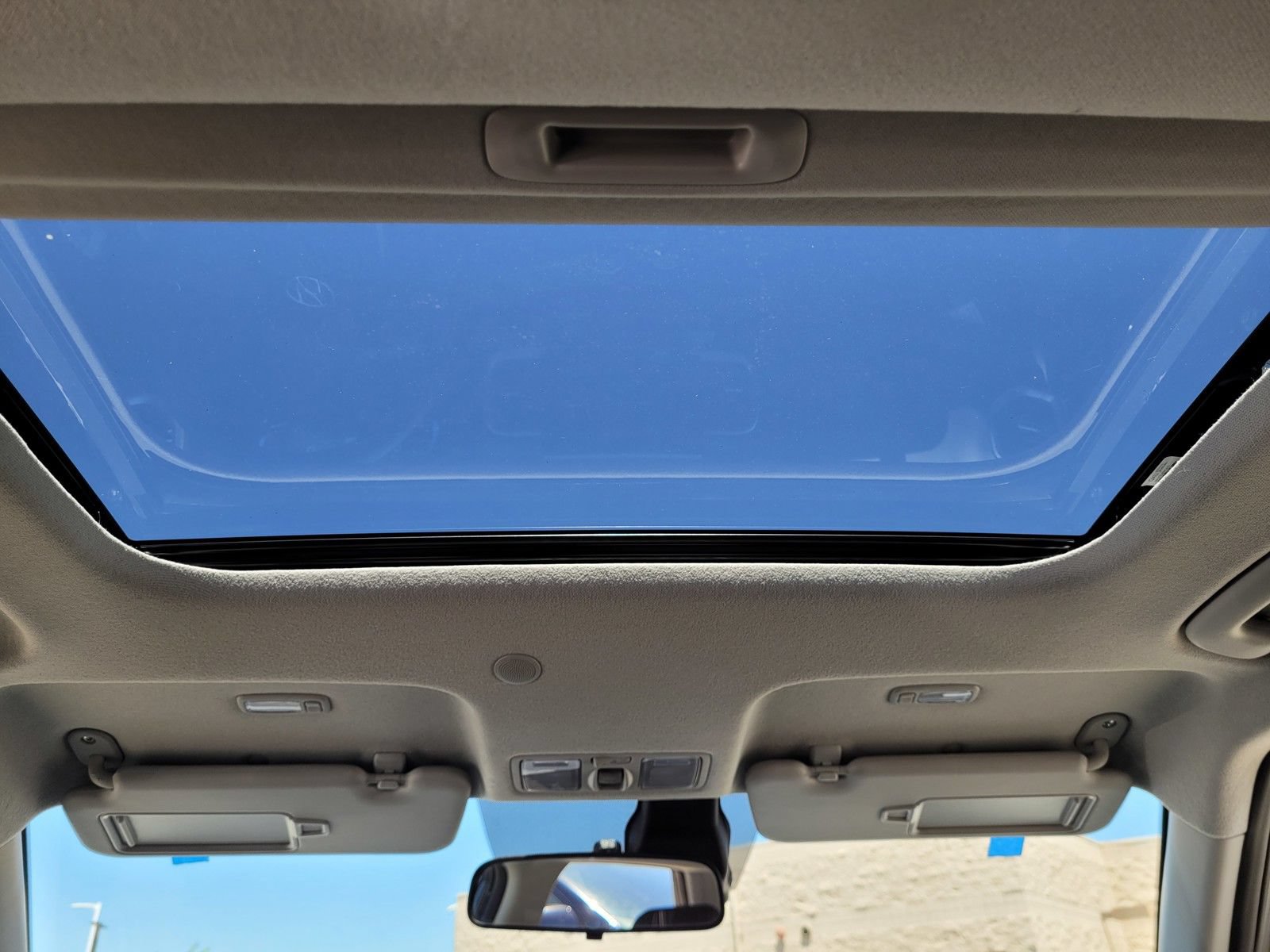 Certified 2025 Hyundai Venue SEL FWD image 18