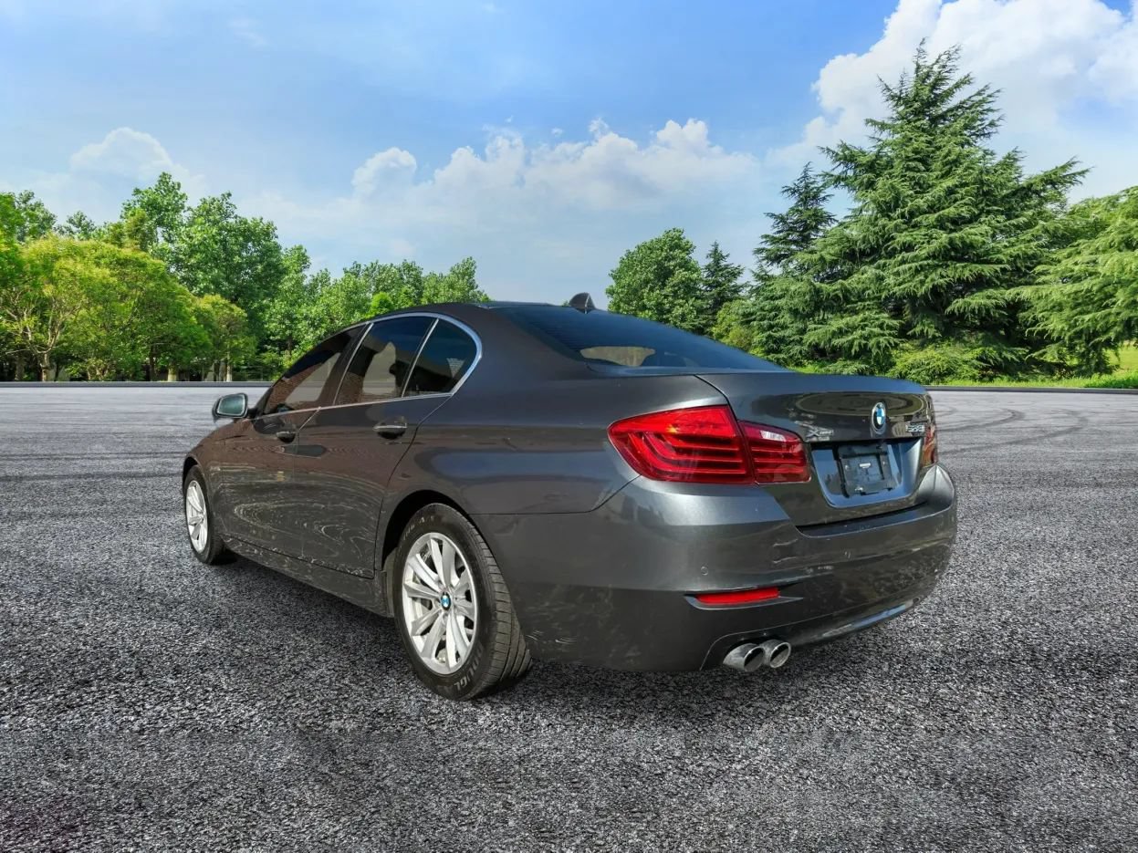 Used 2016 BMW 528i xDrive Sedan AWD/4WD image 3