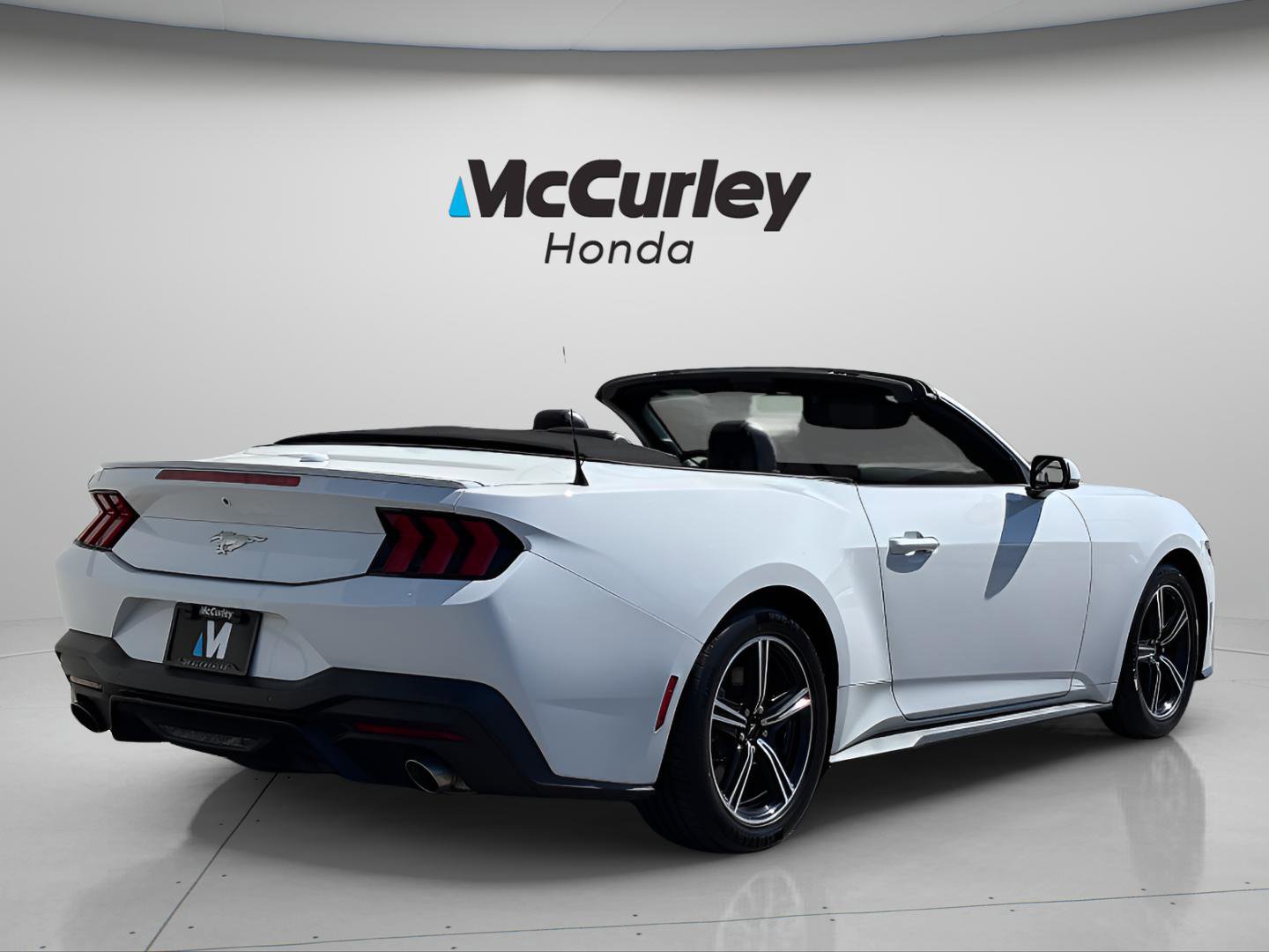 Used 2025 Ford Mustang Premium RWD image 12