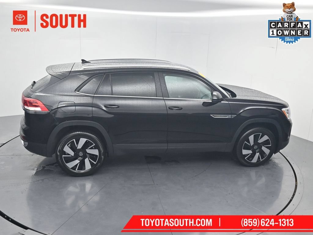 Used 2024 Volkswagen Atlas Cross Sport SE FWD image 59