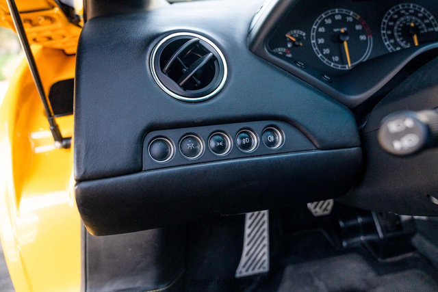 Used 2004 Lamborghini Murcielago Coupe image 31