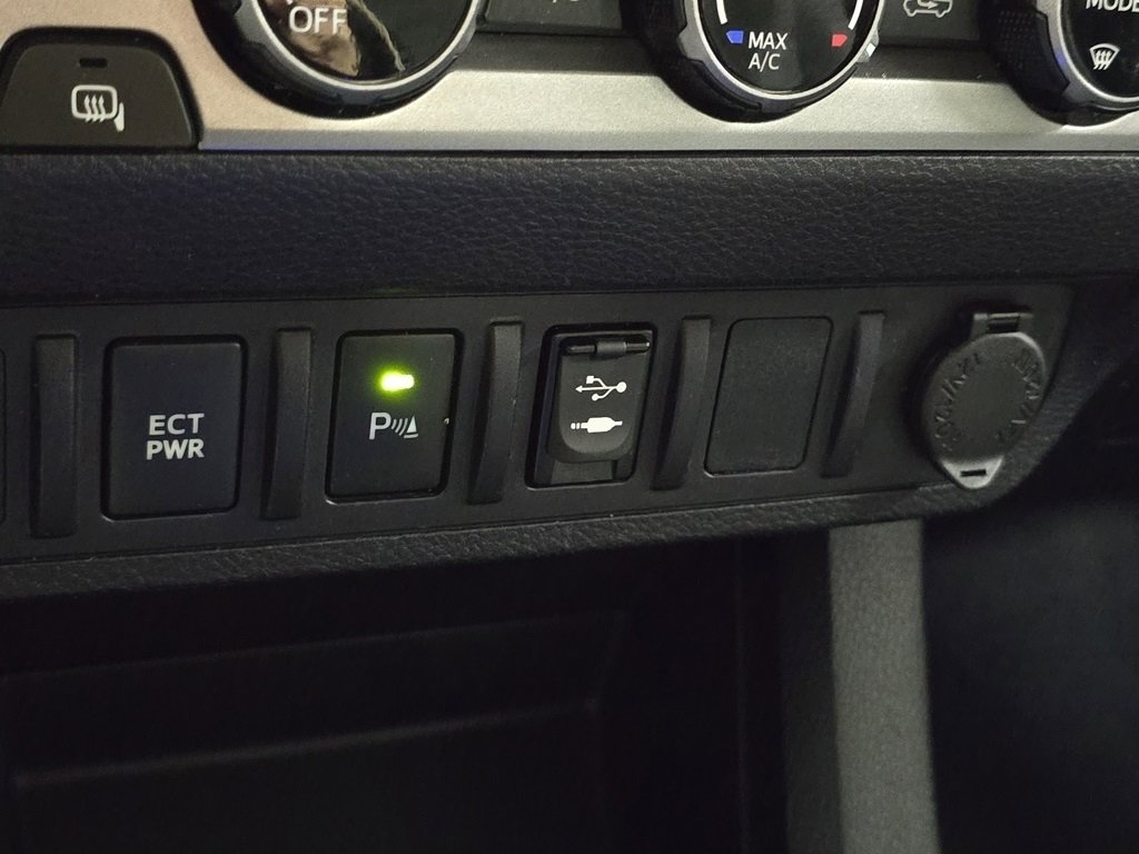 Used 2017 Toyota Tacoma SR5 image 28