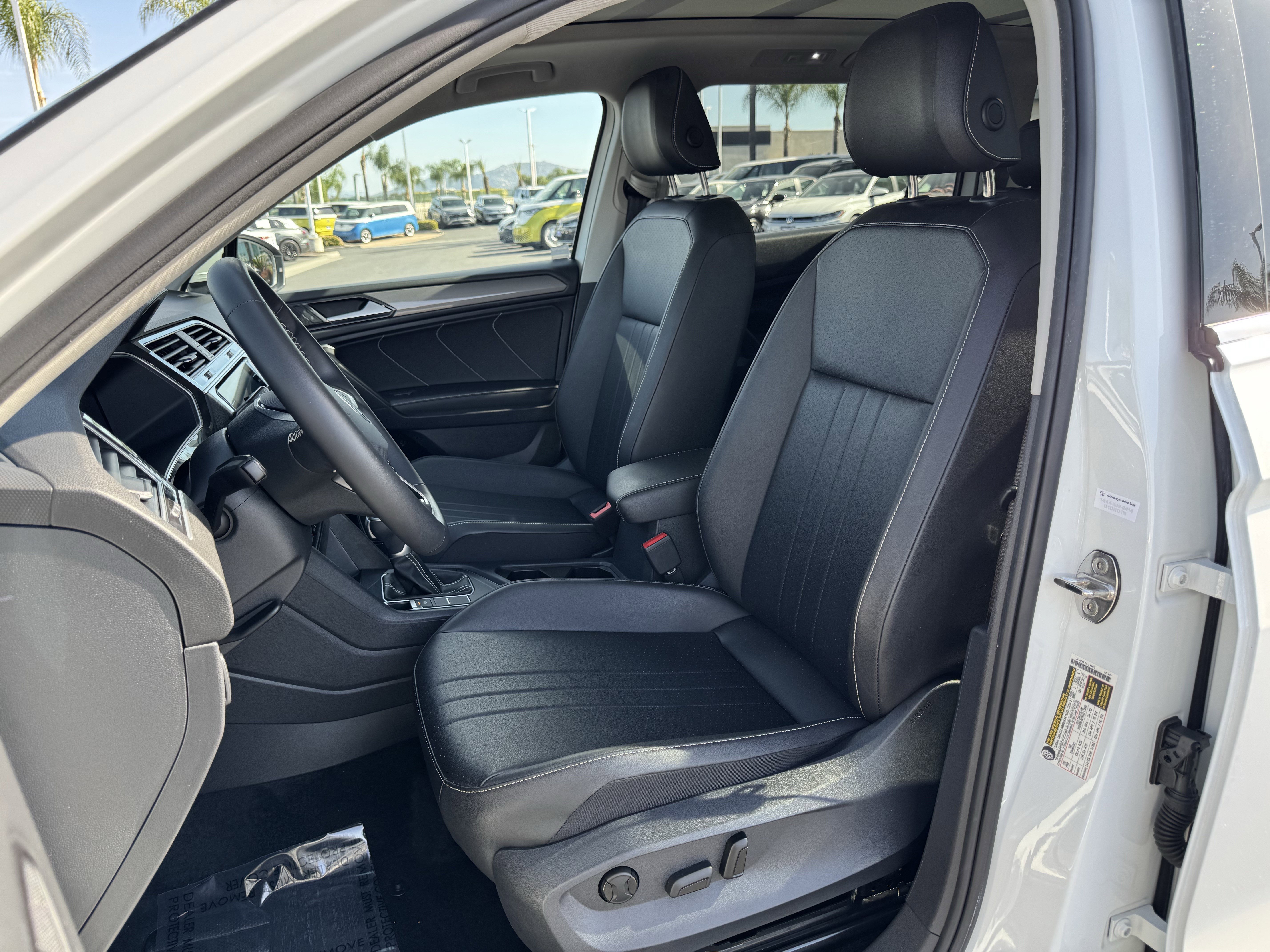 Certified 2023 Volkswagen Tiguan SE w/ Panoramic Sunroof Package image 15
