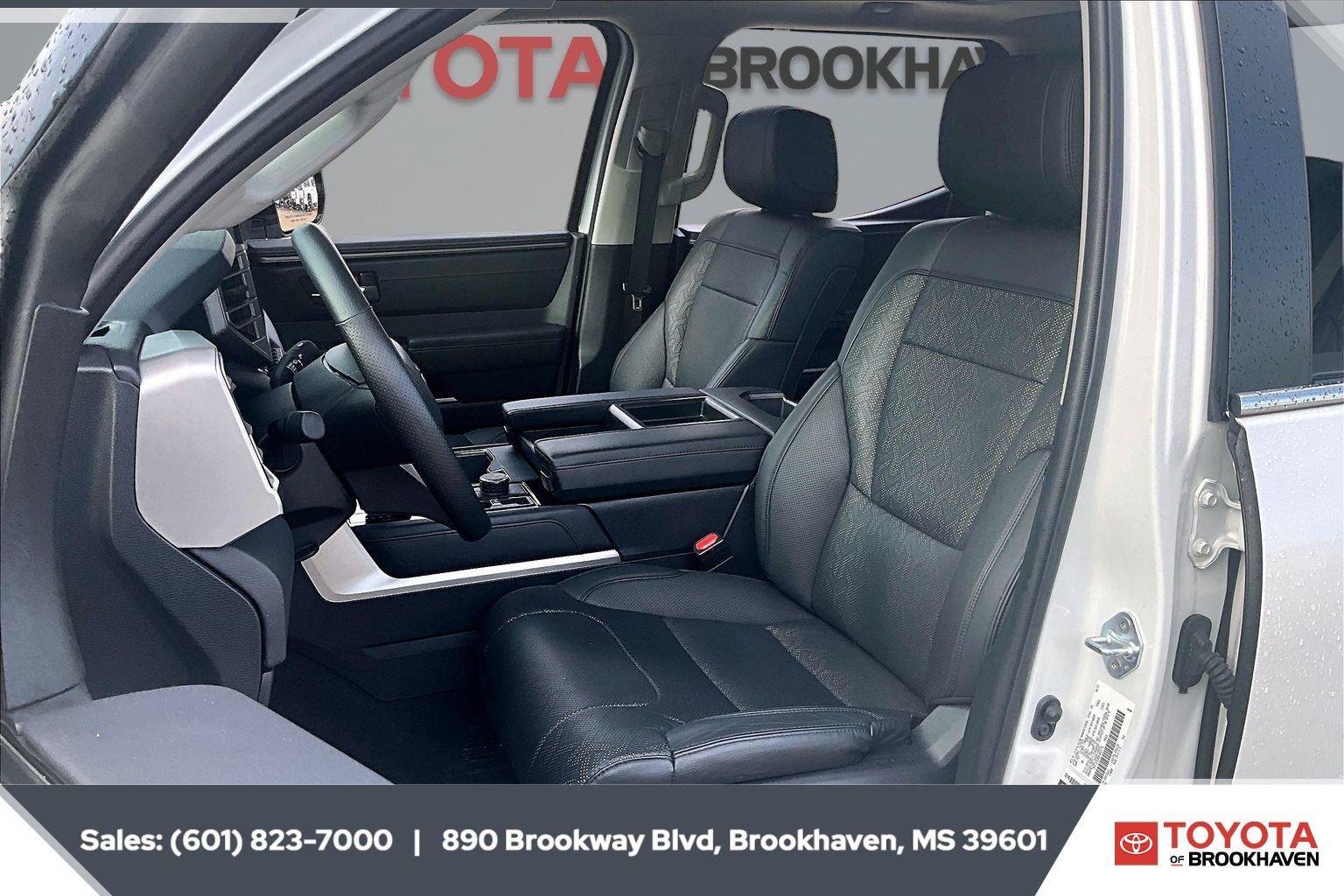 Used 2024 Toyota Tundra Limited w/ Power Package AWD/4WD image 18