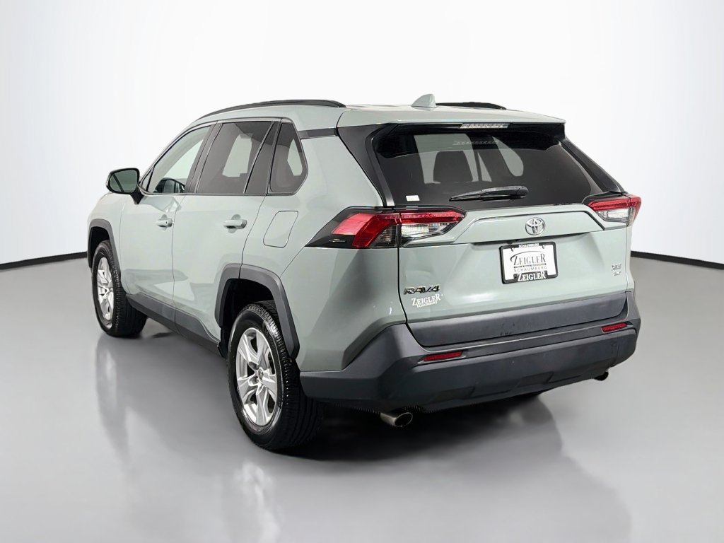 Used 2021 Toyota RAV4 XLE AWD/4WD image 5