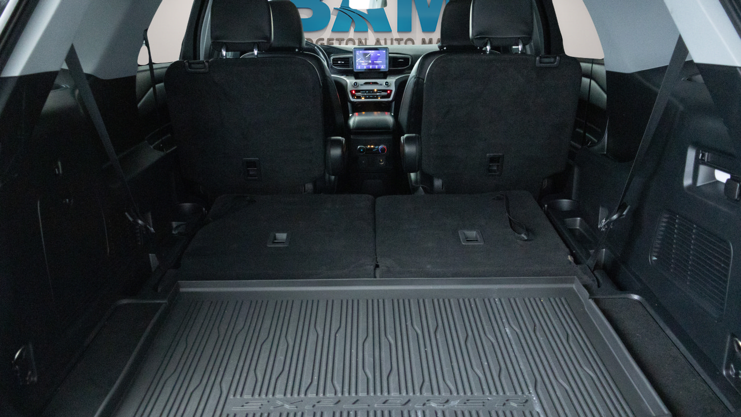 Used 2023 Ford Explorer XLT w/ Equipment Group 202A AWD/4WD image 30