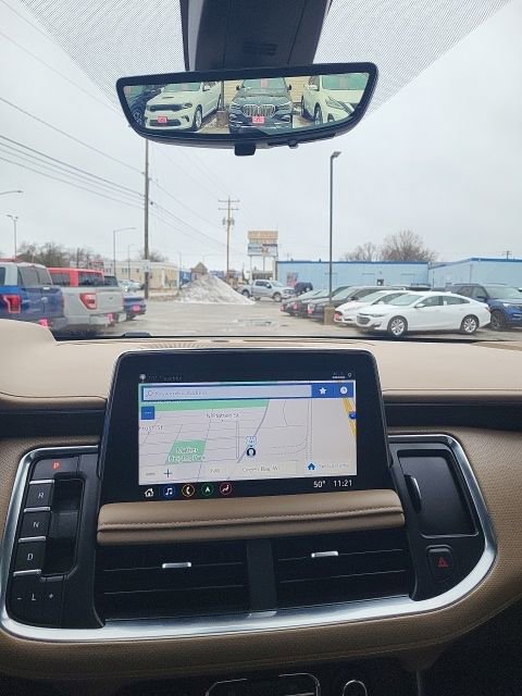 Used 2021 Chevrolet Suburban Premier w/ Premium Package image 11