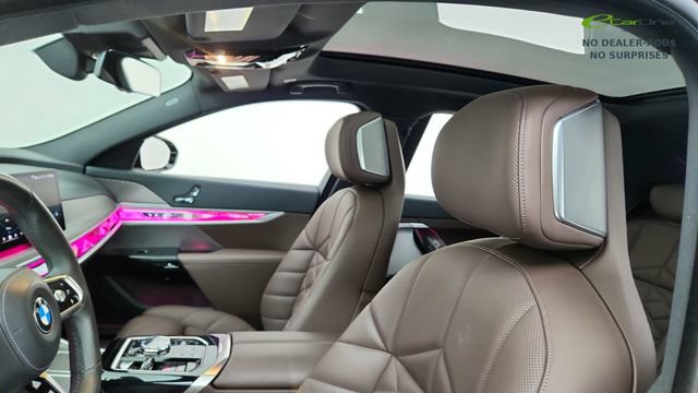 Used 2023 BMW 740i w/ Parking Assistance Package RWD image 32