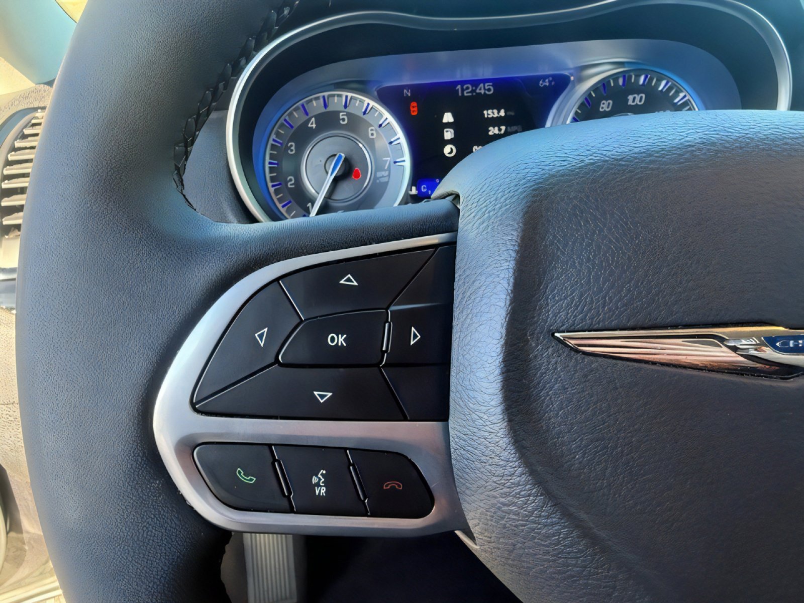 Used 2023 Chrysler 300 Touring w/ Sport Appearance Package image 26