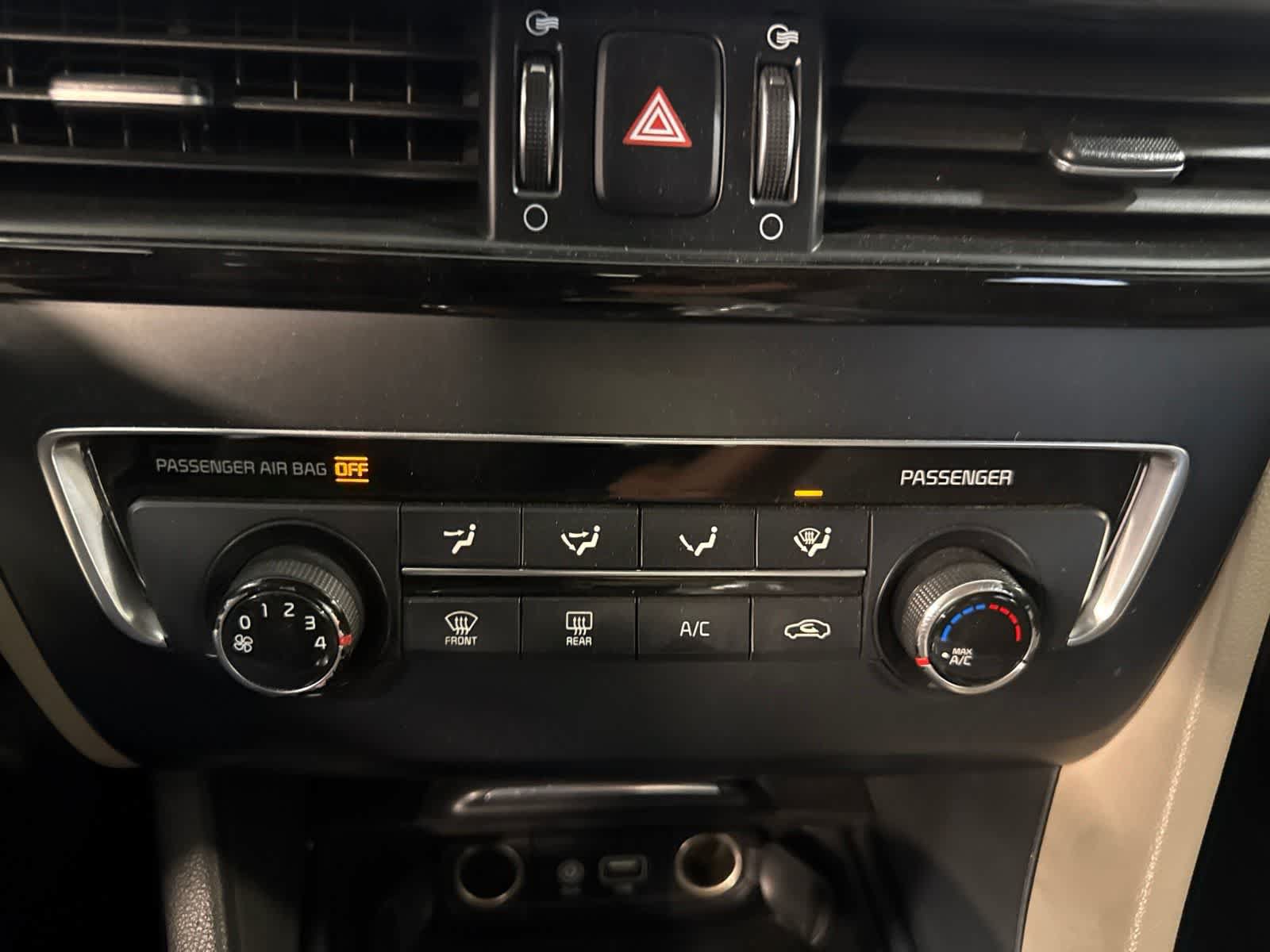 Used 2016 Kia Optima LX w/ Option Group 014 FWD image 25