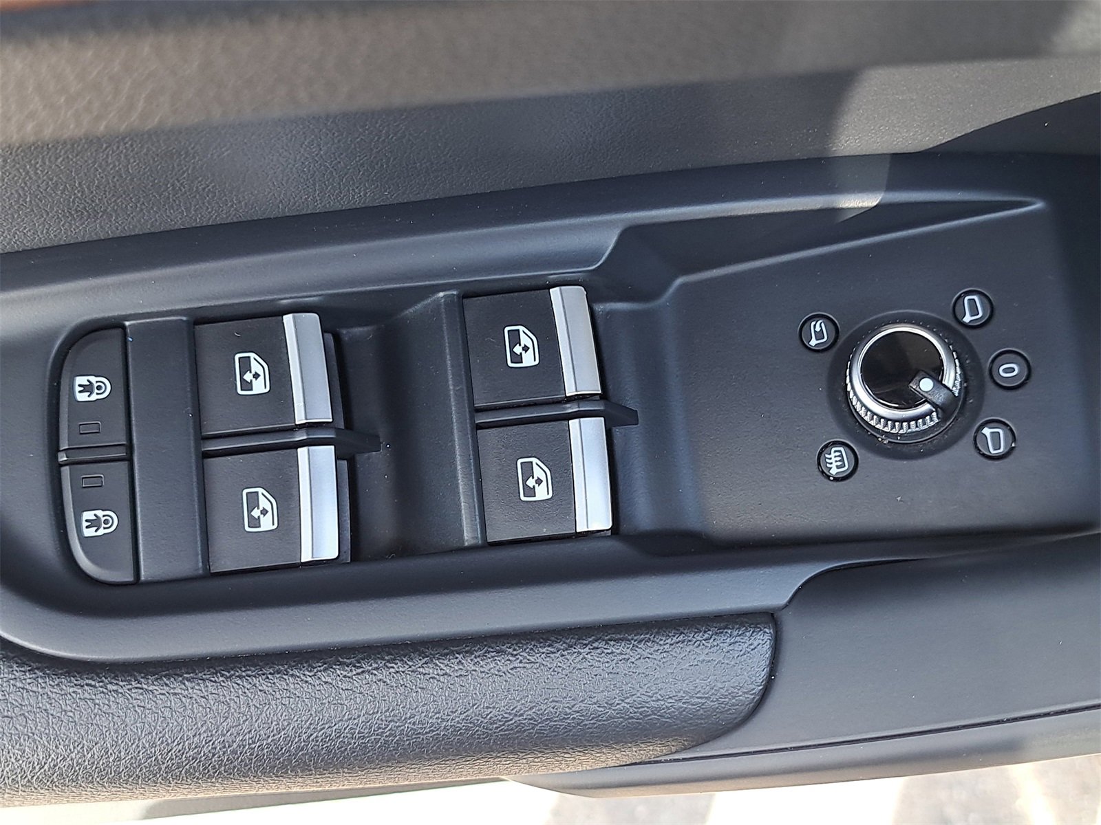 Used 2023 Audi Q5 2.0T Premium w/ Convenience Package image 30