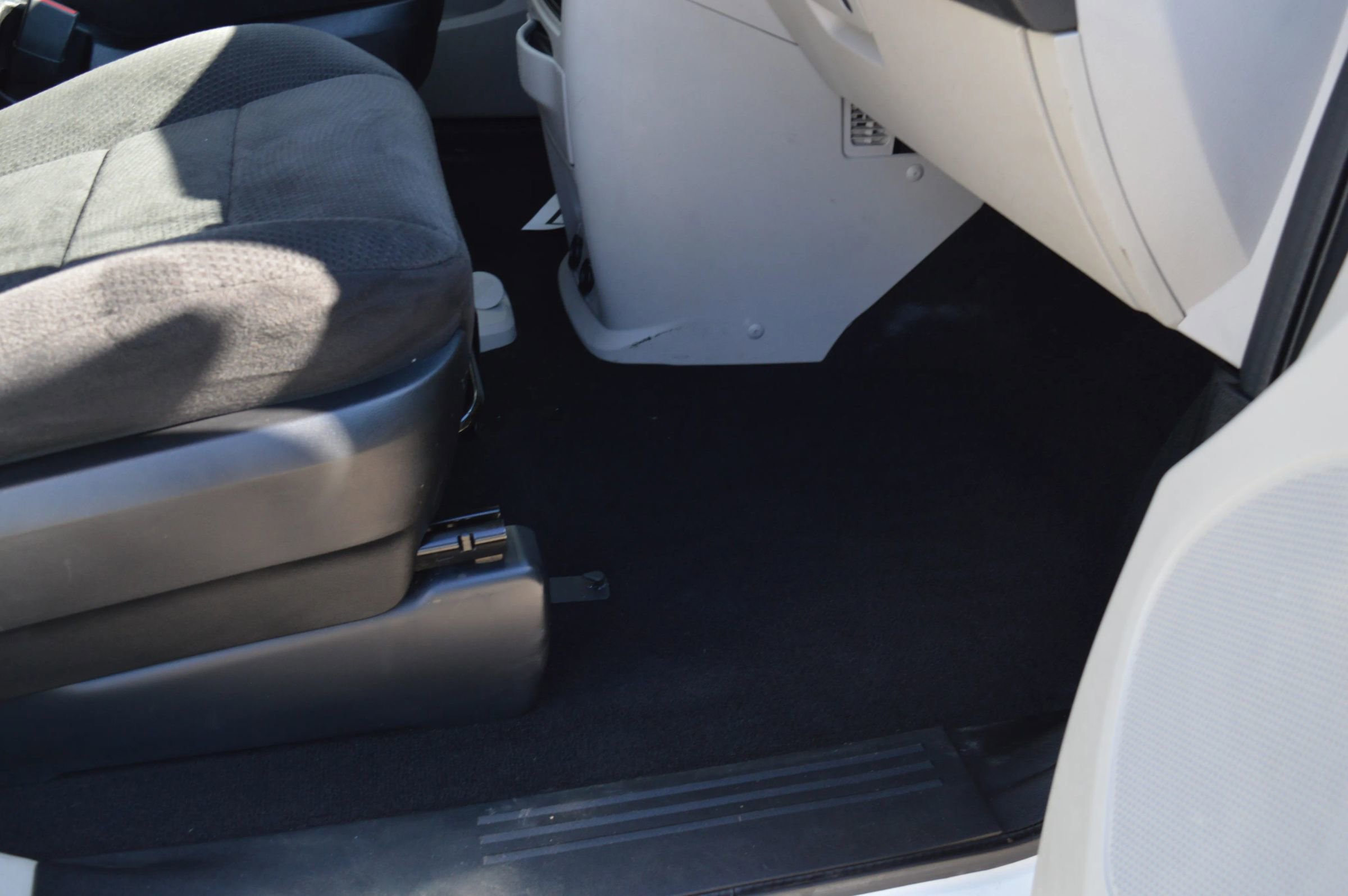 Used 2013 Dodge Grand Caravan SE image 25