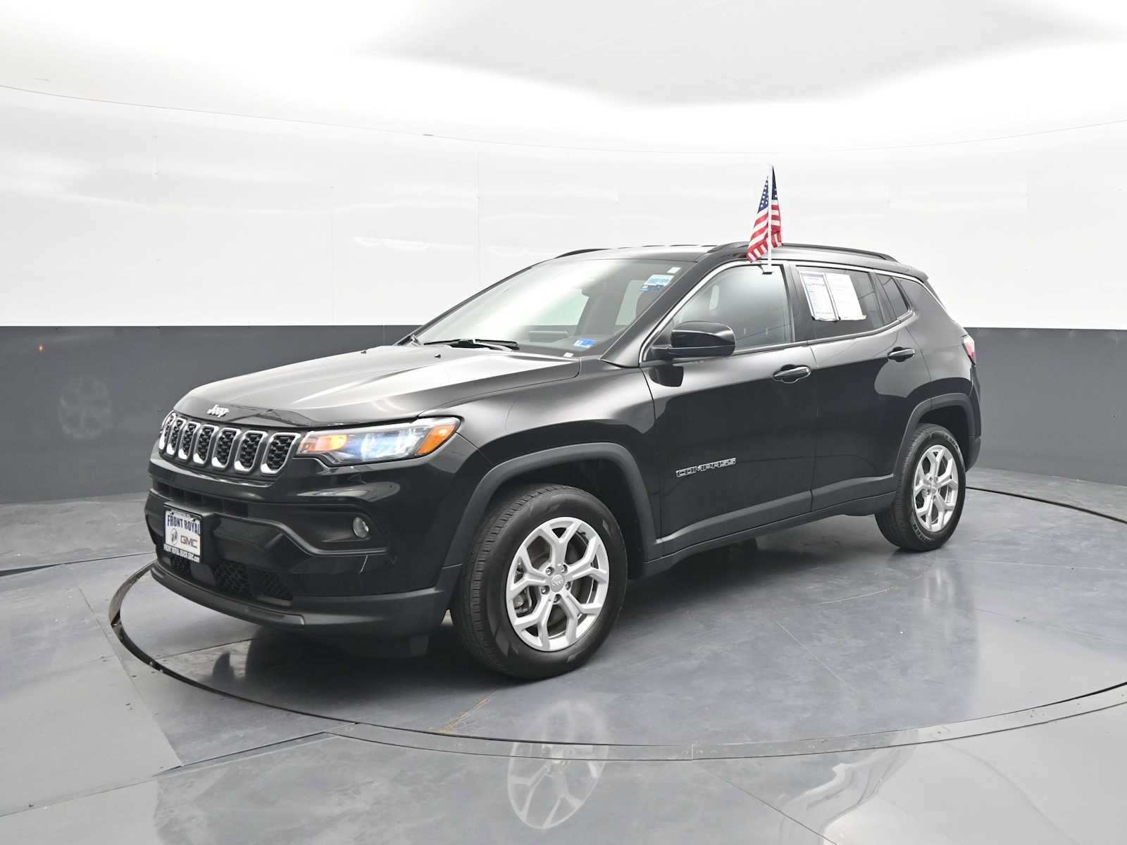 Used 2024 Jeep Compass Latitude AWD/4WD image 4