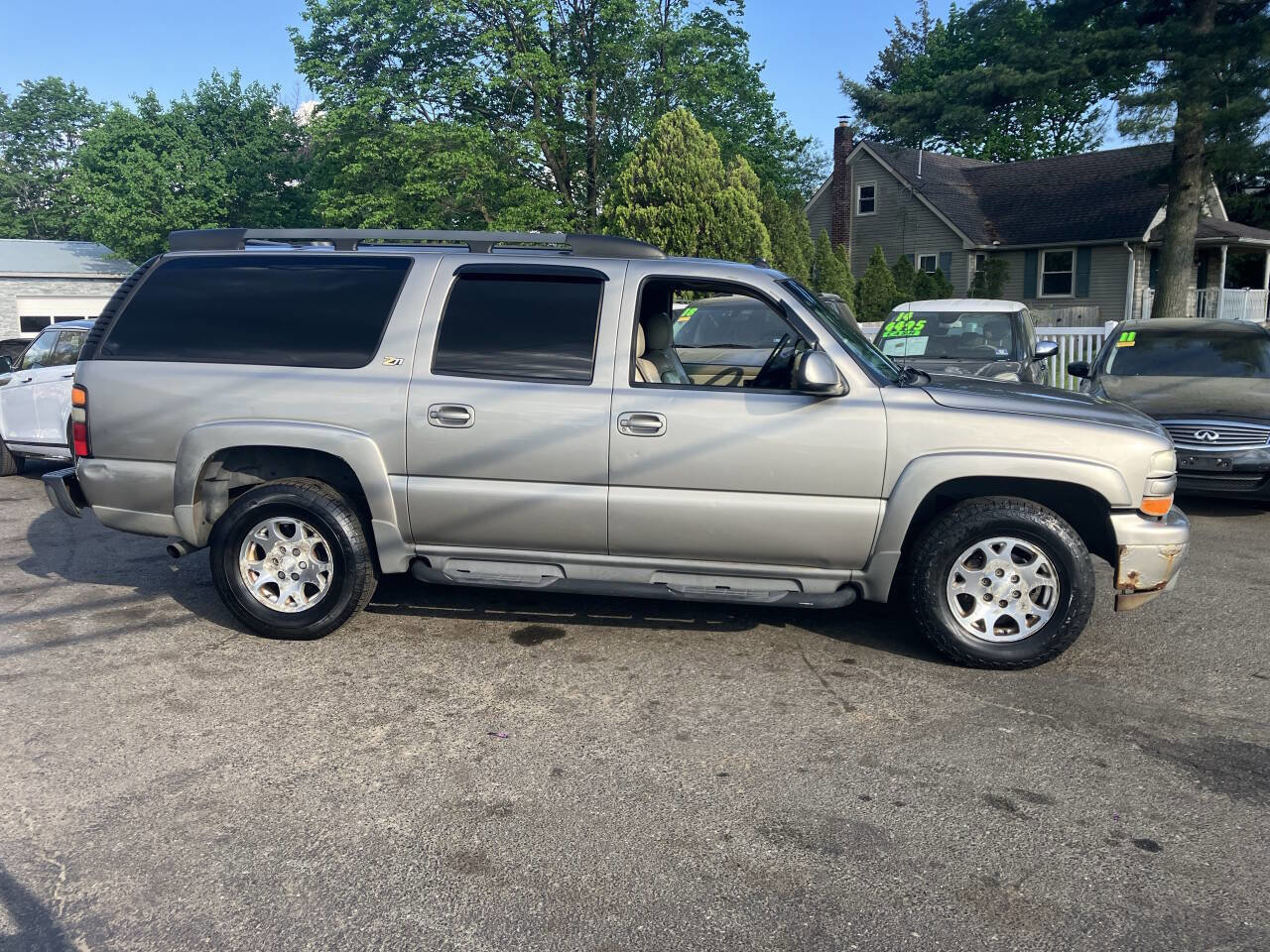 Used 2003 Chevrolet Suburban Z71 image 7