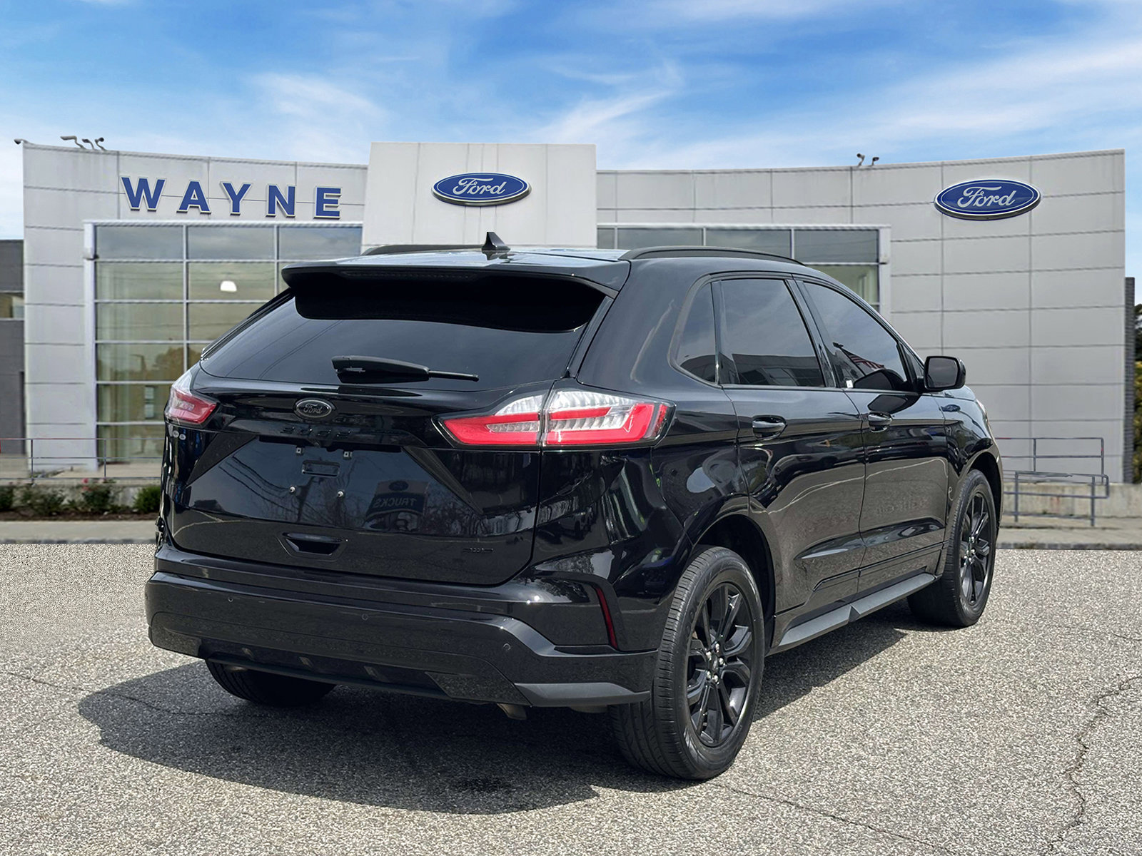 Used 2023 Ford Edge SE w/ Black Appearance Package AWD/4WD image 5
