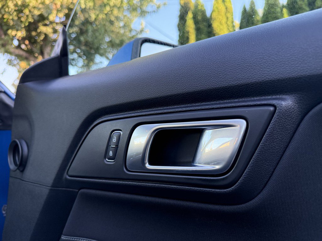 Used 2018 Ford Mustang Coupe image 27