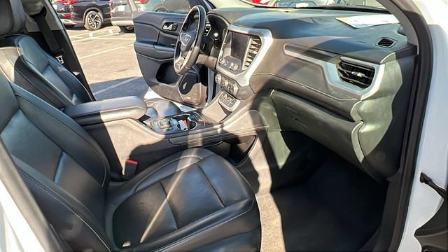 Used 2023 GMC Acadia SLT image 13