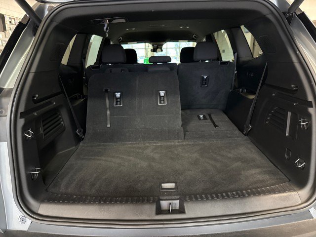 Used 2025 GMC Acadia Elevation FWD image 25