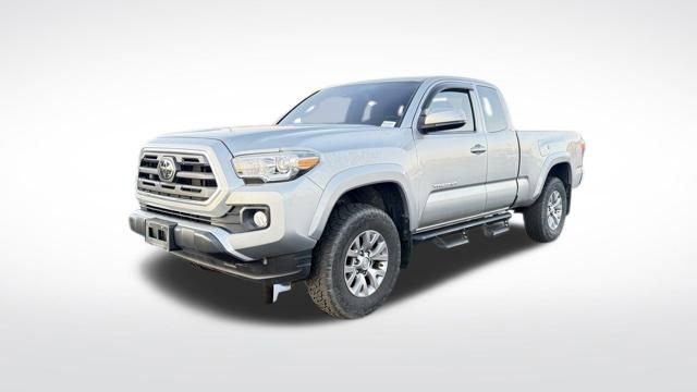 Used 2018 Toyota Tacoma SR5 image 12