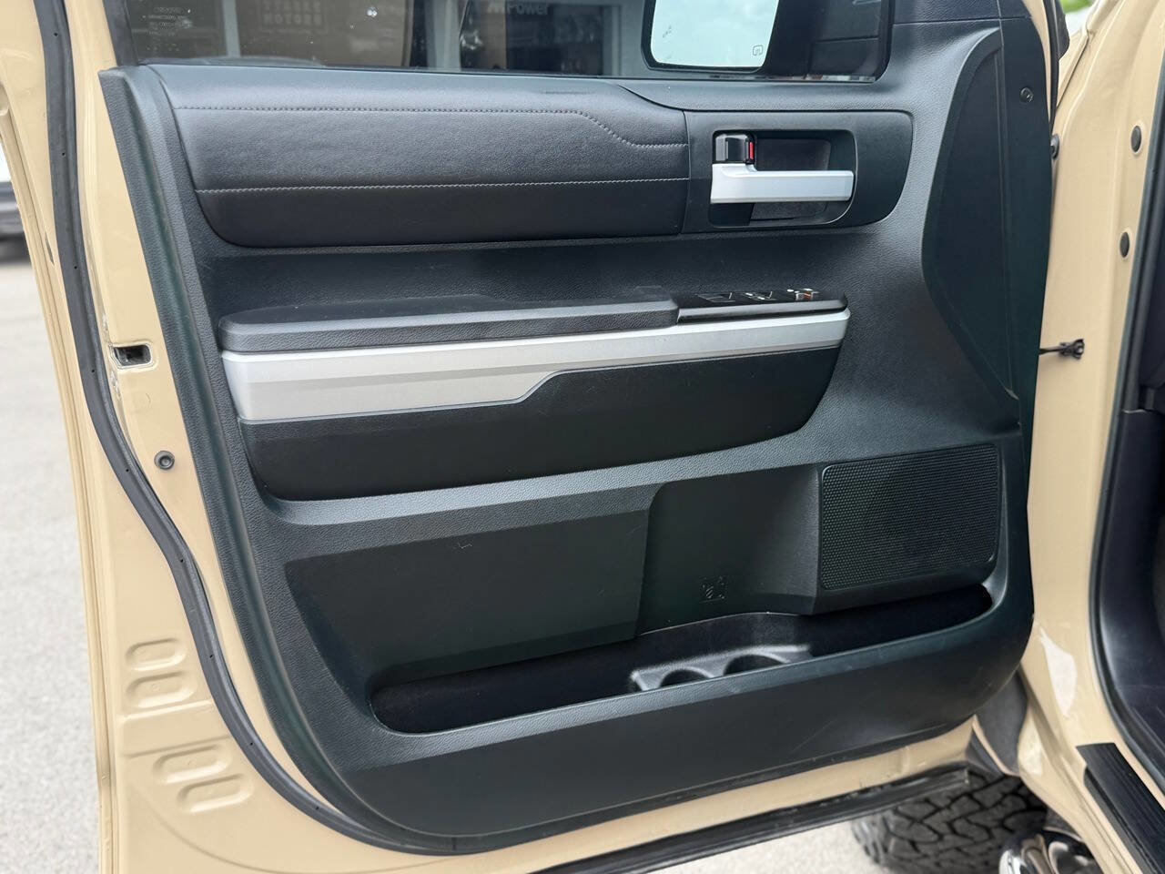 Used 2017 Toyota Tundra Limited w/ Limited Premium Package AWD/4WD image 86