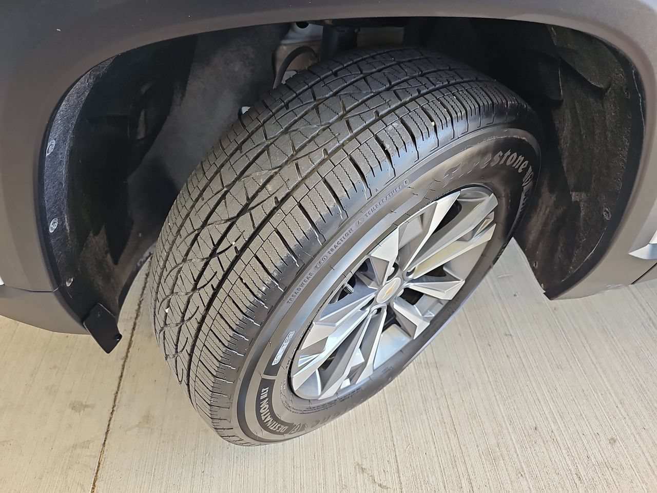 Used 2025 Chevrolet Equinox LT FWD image 37