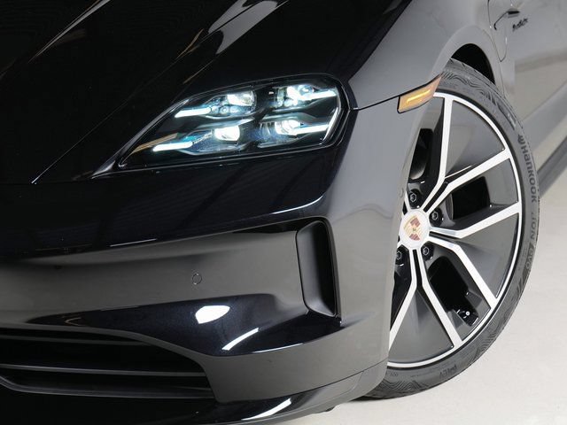New 2026 Porsche Taycan AWD/4WD image 31