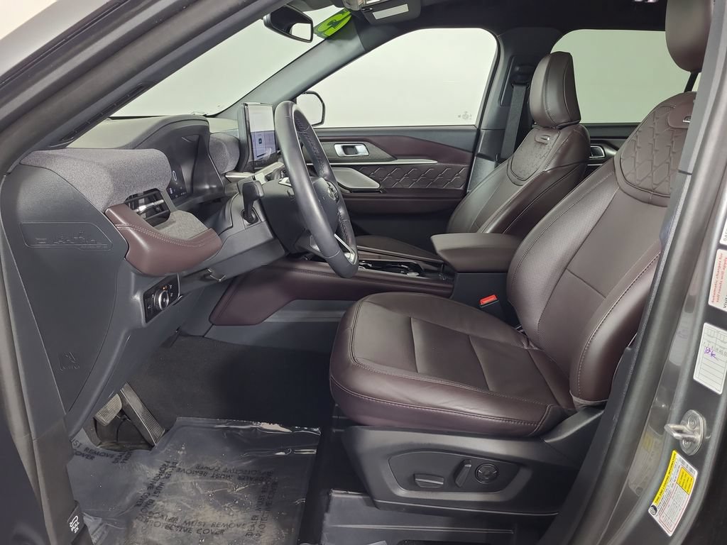 Used 2025 Ford Explorer Platinum w/ LUX Leather Package AWD/4WD image 20