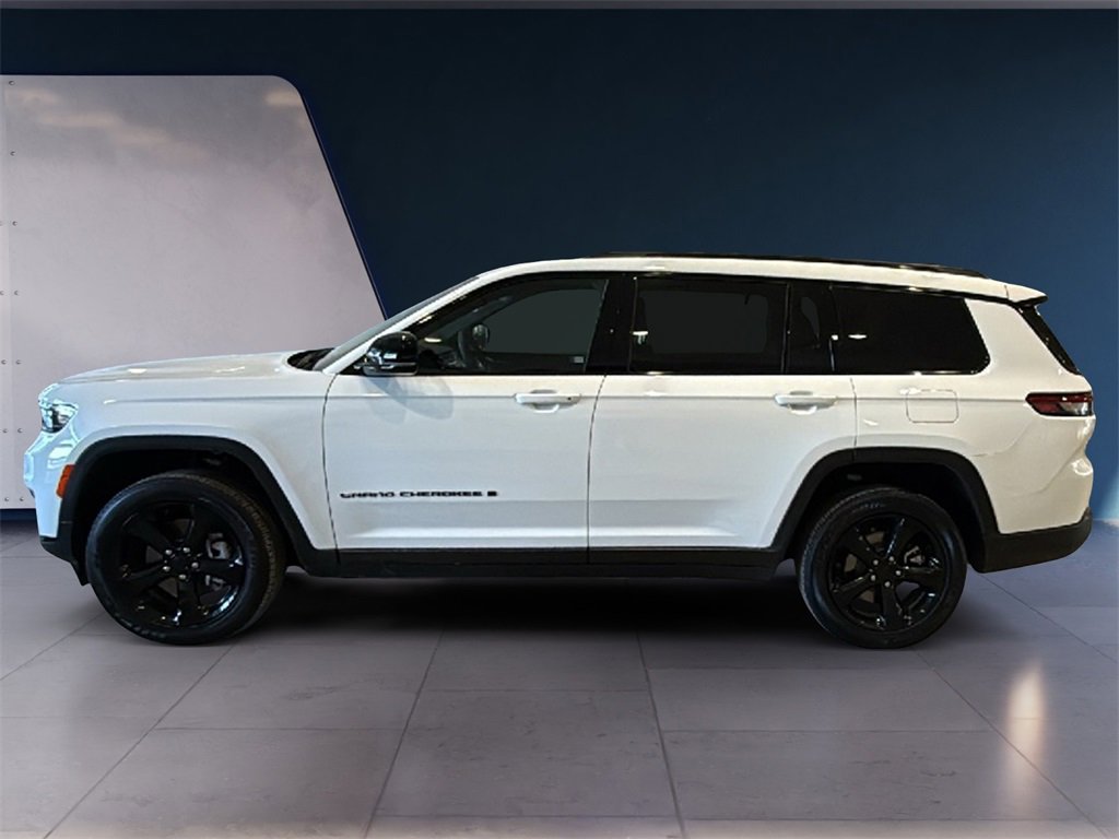 Used 2025 Jeep Grand Cherokee L Altitude image 4