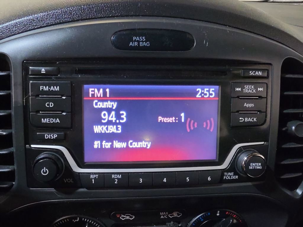 Used 2015 Nissan Juke S image 12