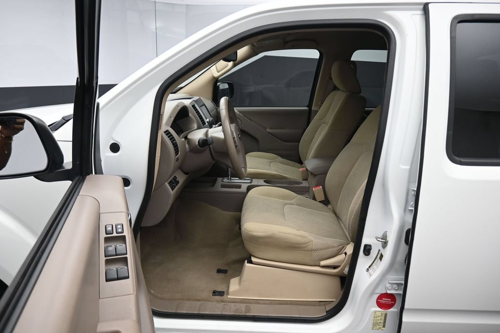 Used 2019 Nissan Frontier SV w/ Value Truck Package RWD image 11