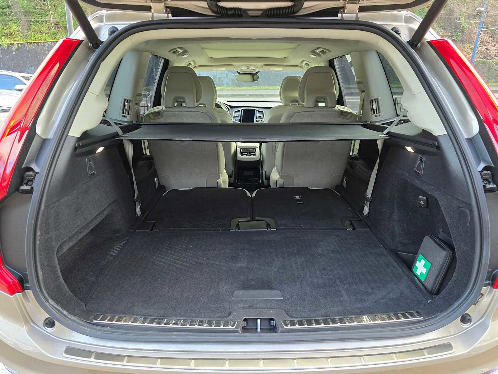 Used 2024 Volvo XC90 B6 Ultimate w/ Protection Package Premier image 14