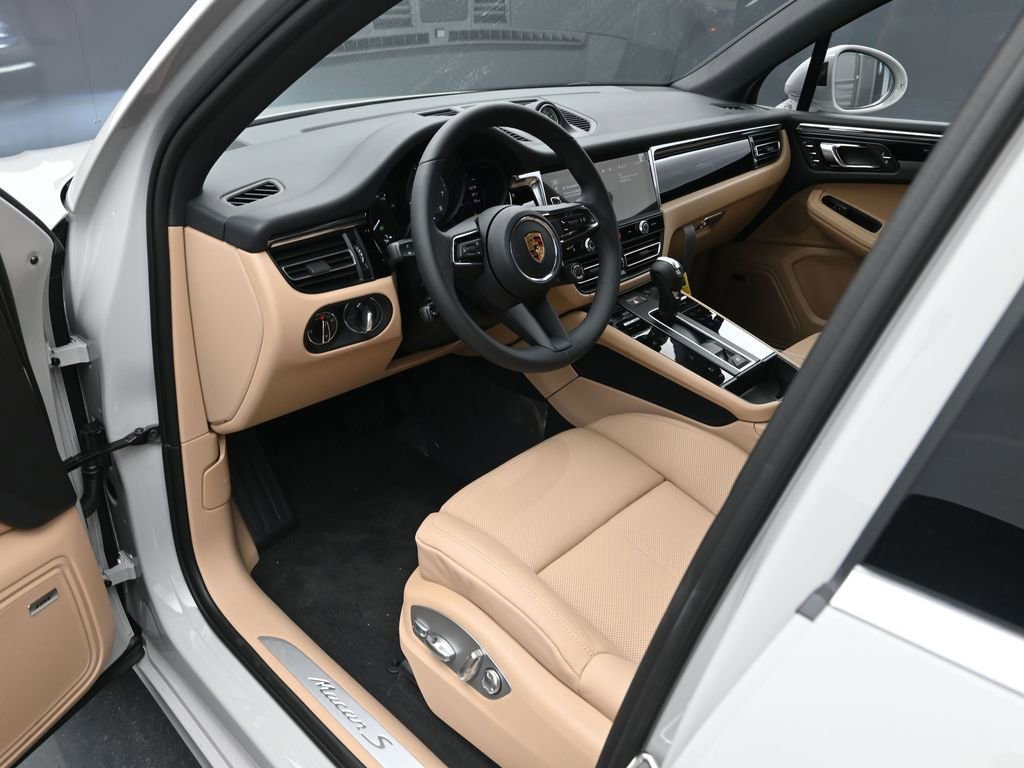New 2026 Porsche Macan S image 4