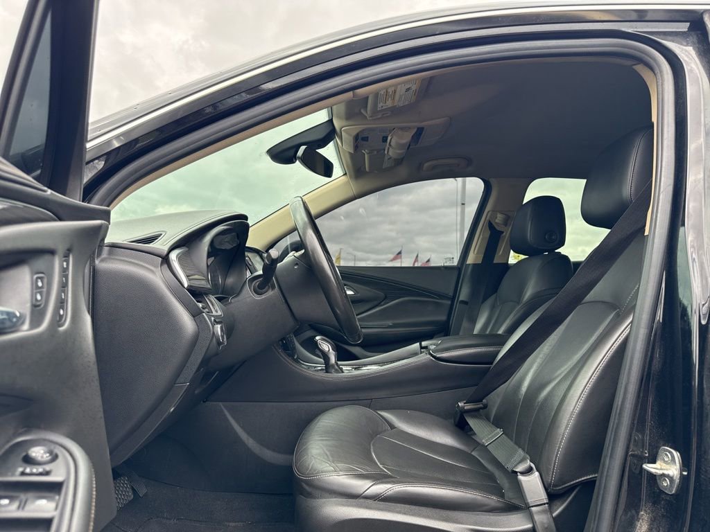 Used 2018 Buick Envision Premium image 12